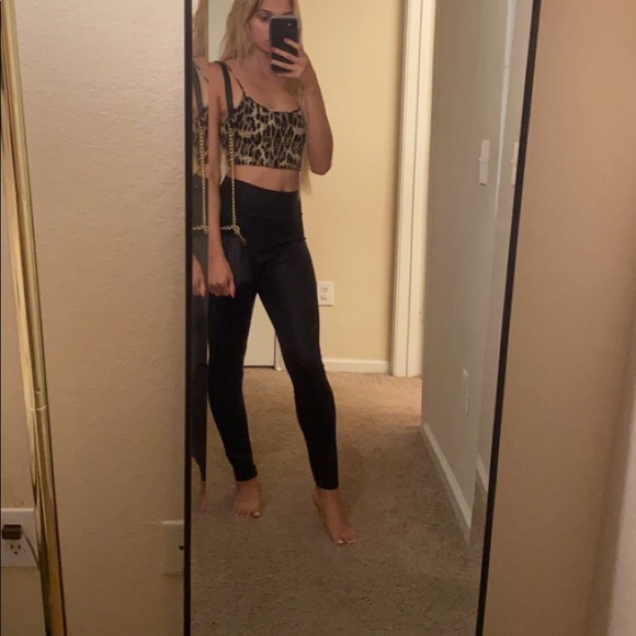 Crop Top Cheeta - Picture 4 of 4